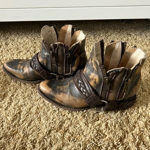 Freebird CLASH booties by Steve Madden Size 7
